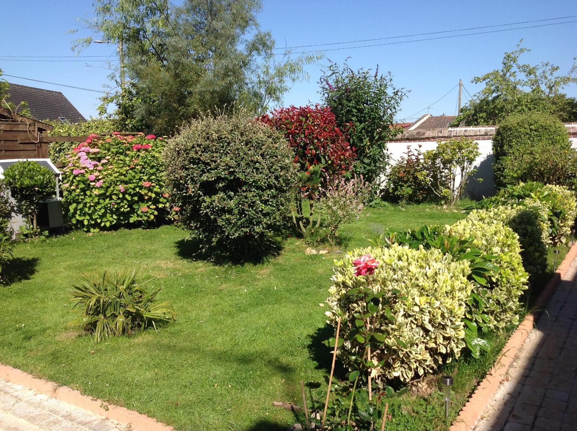 Bed and Breakfast Le Jardin Des Poules Thietreville Экстерьер фото